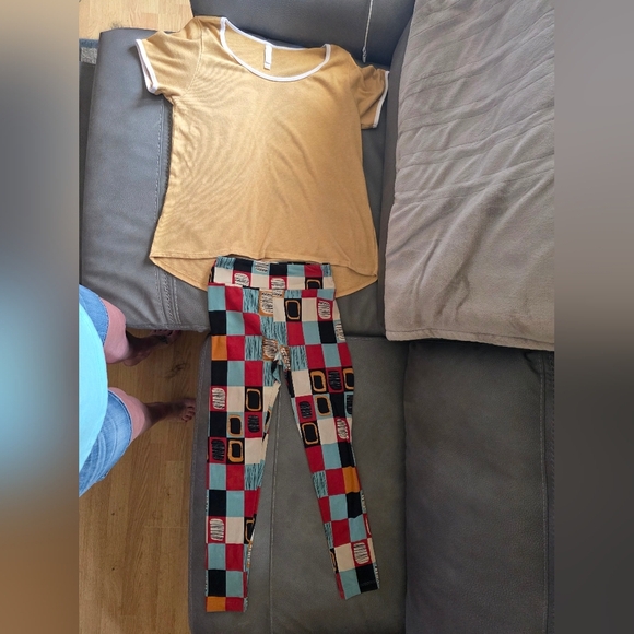 LuLaRoe Mustard Top with Multicolor Geometric Leggings - Picture 2 of 5